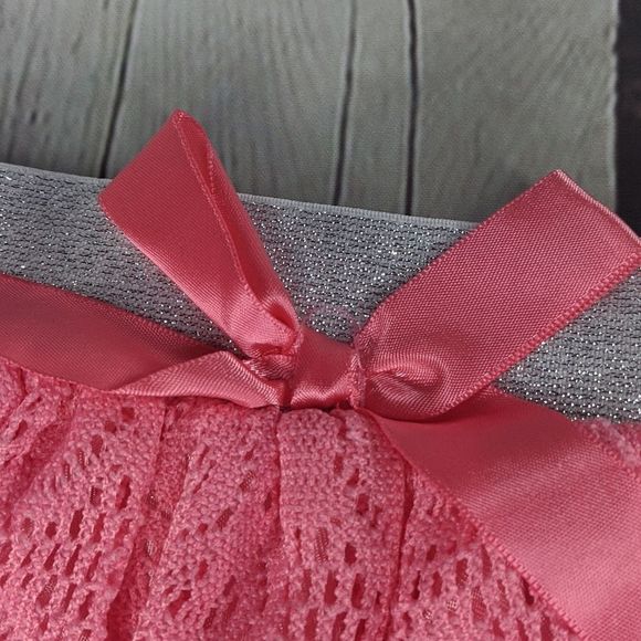 Swiggles 18 months 2 piece outfit. T-shirt with shorts/tutu - Picture 11 of 11